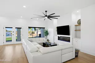 608 W Restin Rd, Phoenix, AZ 85086 - Photo 8