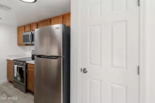 3033 E Devonshire Ave, Phoenix, AZ 85016 - Photo 8