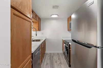 3033 E Devonshire Avenue #2005, Phoenix, AZ 85016 - Photo 6