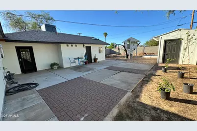 222 E Southgate Avenue, Phoenix, AZ 85040 - Photo 8
