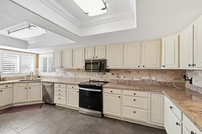 8950 W Wenden Drive, Arizona City, AZ 85123 - Photo 10