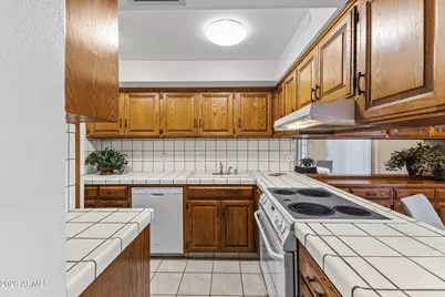 8135 N Central Avenue #4, Phoenix, AZ 85020 - Photo 12