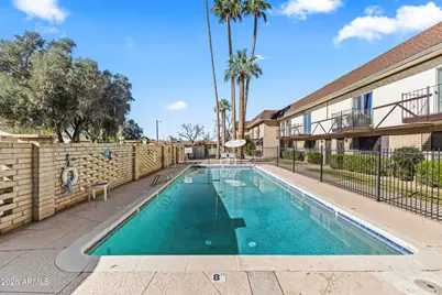 8135 N Central Avenue #4, Phoenix, AZ 85020 - Photo 1