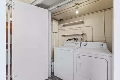 8135 N Central Avenue #4, Phoenix, AZ 85020 - Photo 32