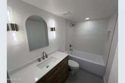 821 E Fern Drive S, Phoenix, AZ 85014 - Photo 14