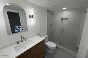 821 E Fern Dr S, Phoenix, AZ 85014 - Photo 14