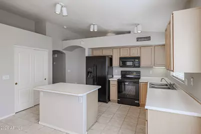 11517 W Gecko Court, Surprise, AZ 85374 - Photo 6