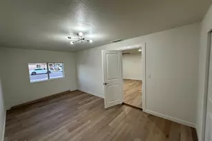 3763 E Evans Dr, Phoenix, AZ 85032 - Photo 8