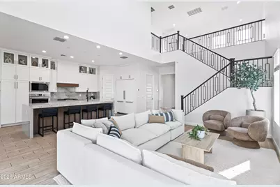 21324 N 60th Place, Phoenix, AZ 85054 - Photo 1