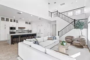 21324 N 60th Pl, Phoenix, AZ 85054 - Photo 1