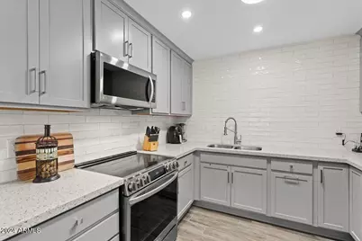 9058 E Gelding Drive, Scottsdale, AZ 85260 - Photo 10