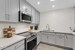 9058 E Gelding Dr, Scottsdale, AZ 85260 - Photo 10