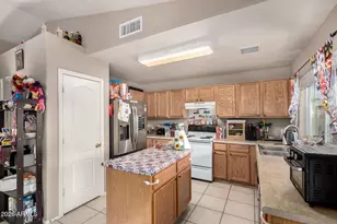 10391 W Catalina Dr, Arizona City, AZ 85123 - Photo 12