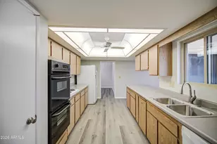 9915 W Newport Dr, Sun City, AZ 85351 - Photo 8