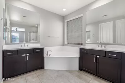 2943 W Brilliant Sky Drive, Phoenix, AZ 85085 - Photo 10