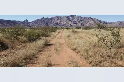 .83 Acre E Euclid Street #5, Pearce, AZ 85625 - Photo 4