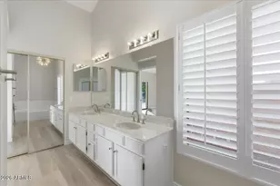 10571 E Mission Ln, Scottsdale, AZ 85258 - Photo 18