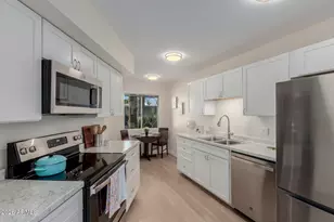 10943 W Coggins Dr, Sun City, AZ 85351 - Photo 8