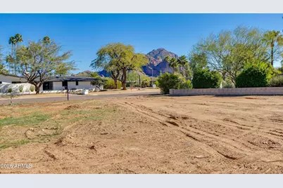 4027 E San Miguel Avenue #84, Phoenix, AZ 85018 - Photo 14