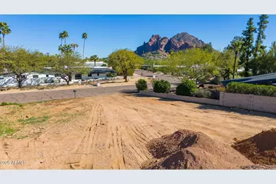 4027 E San Miguel Avenue #84, Phoenix, AZ 85018 - Photo 1