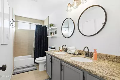 8449 E Jackrabbit Road, Scottsdale, AZ 85250 - Photo 16