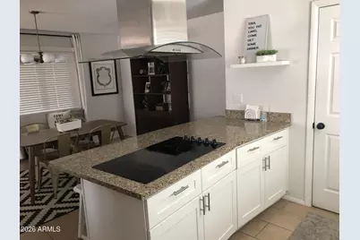 8449 E Jackrabbit Road, Scottsdale, AZ 85250 - Photo 10