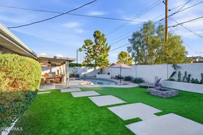 8449 E Jackrabbit Road, Scottsdale, AZ 85250 - Photo 18