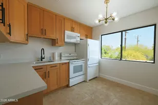 749 E Montebello Ave, Phoenix, AZ 85014 - Photo 2