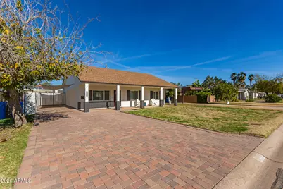 722 E McLellan Boulevard, Phoenix, AZ 85014 - Photo 2