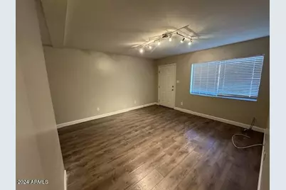 310 W Earll Drive #Unit 109, Phoenix, AZ 85013 - Photo 4