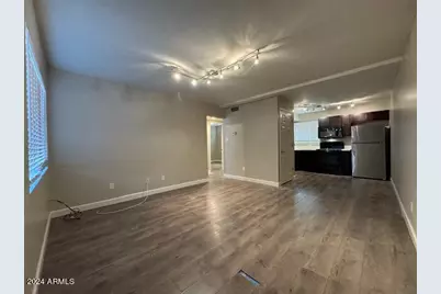 310 W Earll Drive #Unit 109, Phoenix, AZ 85013 - Photo 2