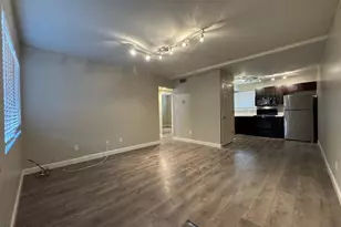 310 W Earll Dr, Phoenix, AZ 85013 - Photo 2