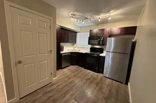 310 W Earll Dr, Phoenix, AZ 85013 - Photo 1