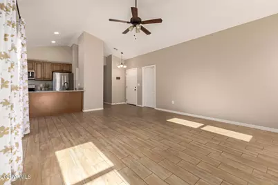 12322 N 85th Lane, Peoria, AZ 85381 - Photo 6