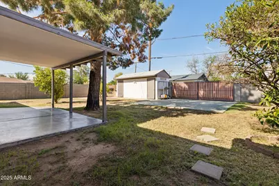 2740 N 21st Drive, Phoenix, AZ 85009 - Photo 18
