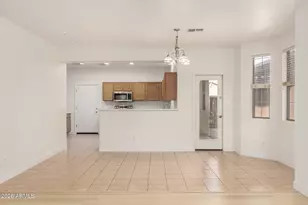 4382 E Selena Dr, Phoenix, AZ 85050 - Photo 6