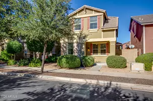 4382 E Selena Dr, Phoenix, AZ 85050 - Photo 2