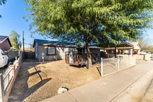 3702 N 64th Dr, Phoenix, AZ 85033 - Photo 4