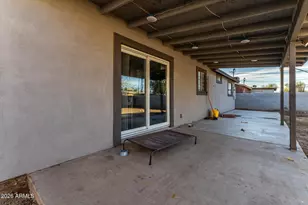 3702 N 64th Dr, Phoenix, AZ 85033 - Photo 22