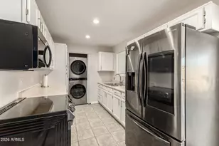 3702 N 64th Dr, Phoenix, AZ 85033 - Photo 8