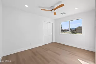 3402 E Mercer Ln, Phoenix, AZ 85028 - Photo 32