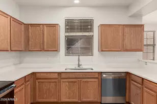 4382 E Selena Dr, Phoenix, AZ 85050 - Photo 10