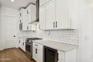 3814 E Crittenden Ln, Phoenix, AZ 85018 - Photo 10