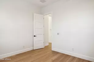 3814 E Crittenden Ln, Phoenix, AZ 85018 - Photo 16