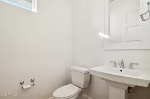 3814 E Crittenden Ln, Phoenix, AZ 85018 - Photo 30