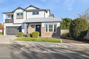 3814 E Crittenden Ln, Phoenix, AZ 85018 - Photo 2