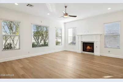 3814 E Crittenden Lane, Phoenix, AZ 85018 - Photo 4