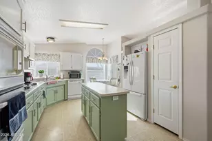 2054 N Thornton Rd, Casa Grande, AZ 85122 - Photo 10