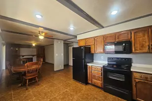 8531 W Vale Dr, Phoenix, AZ 85037 - Photo 14