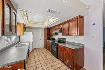 5203 W Laurie Lane, Glendale, AZ 85302 - Photo 4